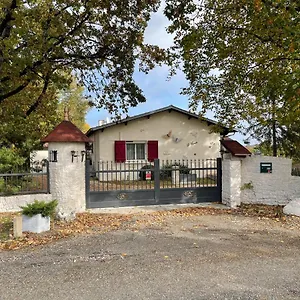 https://villa-le-paradis.midi-pyreneeshotels.com